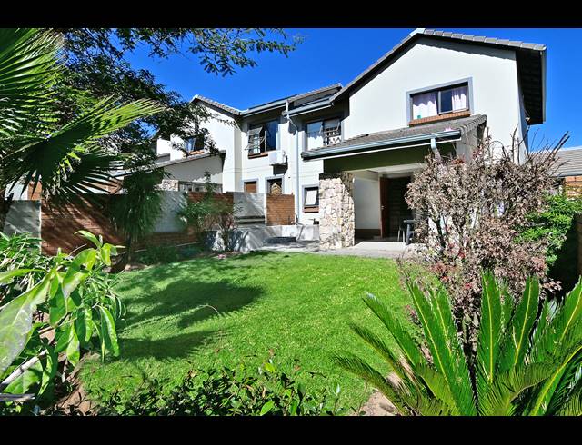 3 BEDROOM DUPLEX FOR SALE IN KYALAMI HILLS